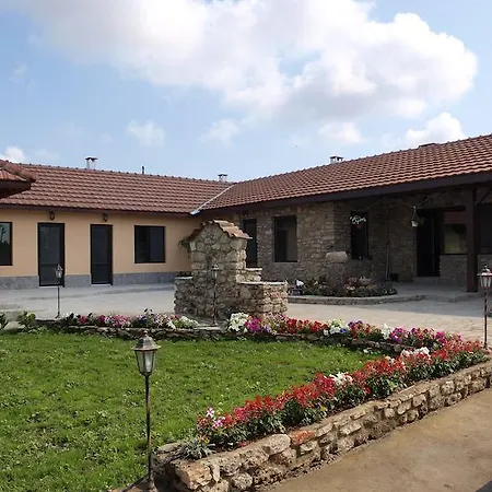 Πανσιόν Dobrevata House 2*