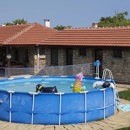 Dobrevata House 2*